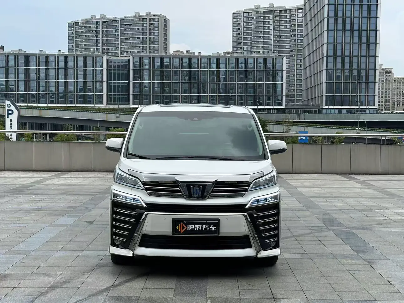 Toyota Crown Wellfire