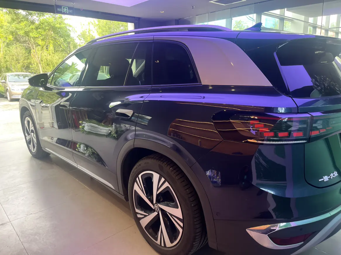 Volkswagen ID.6 CROZZ