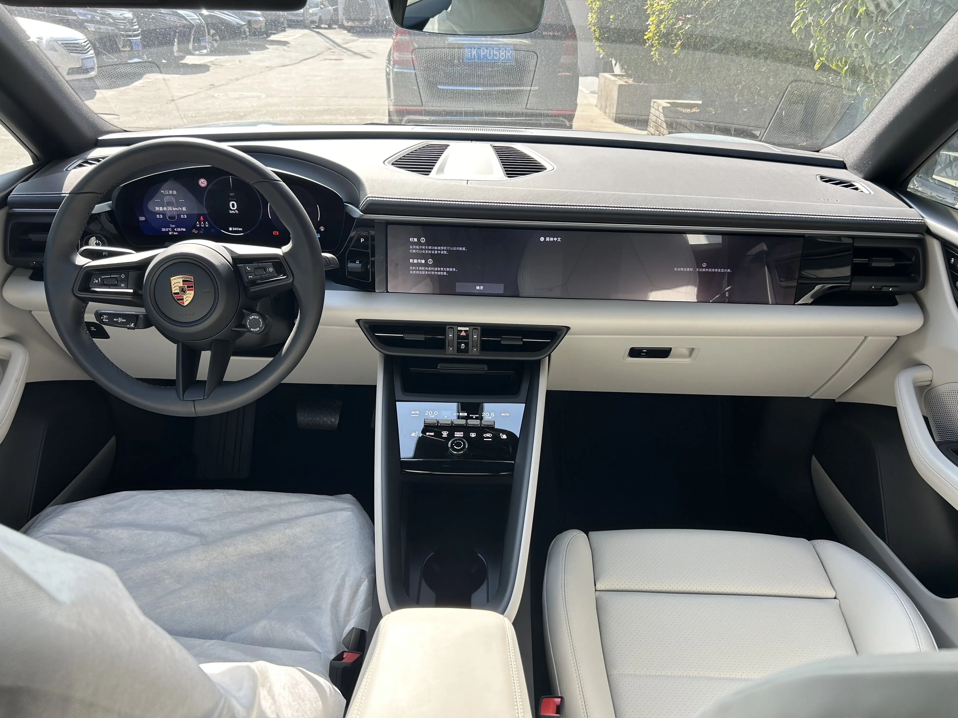 Porsche Macan EV