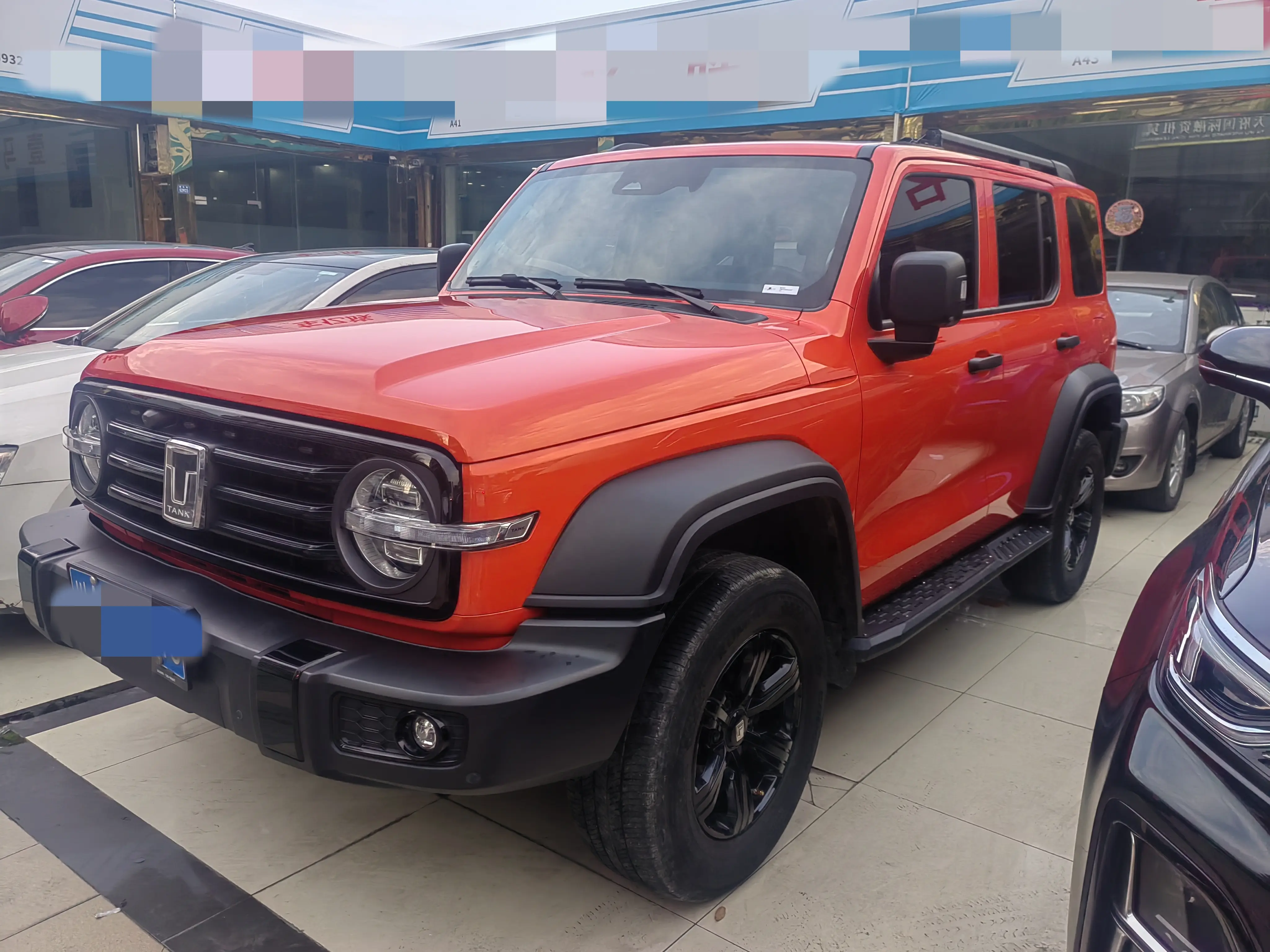 Tank 300  из Китая