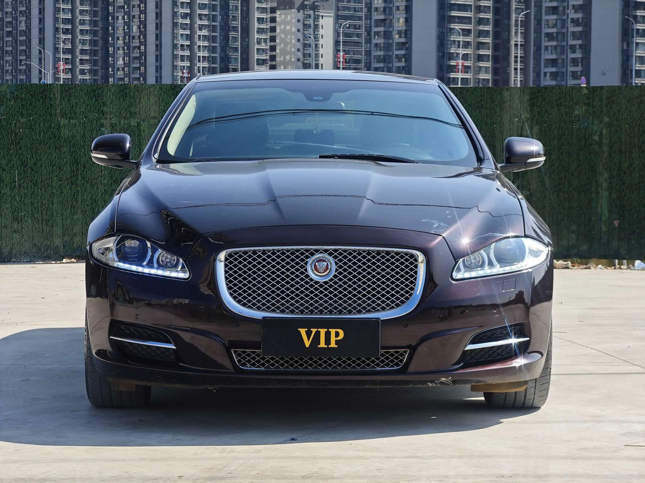 Jaguar XJ