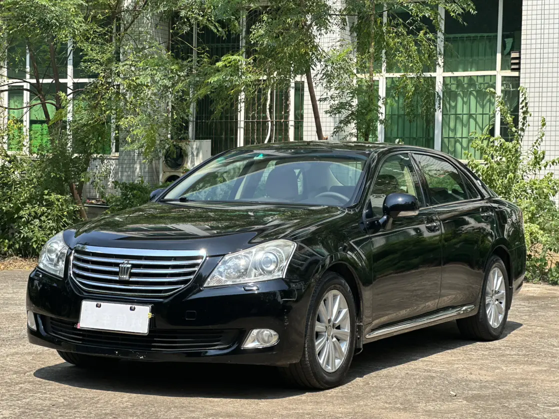 Toyota Crown  из Китая