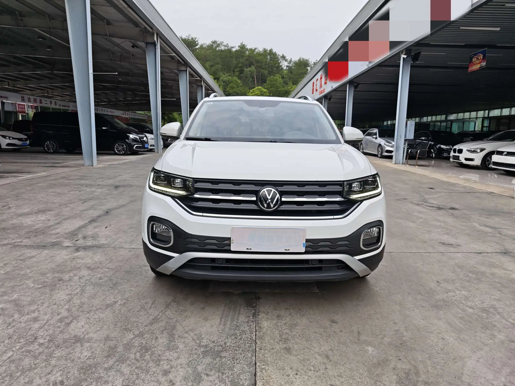 Volkswagen Explore the shadows