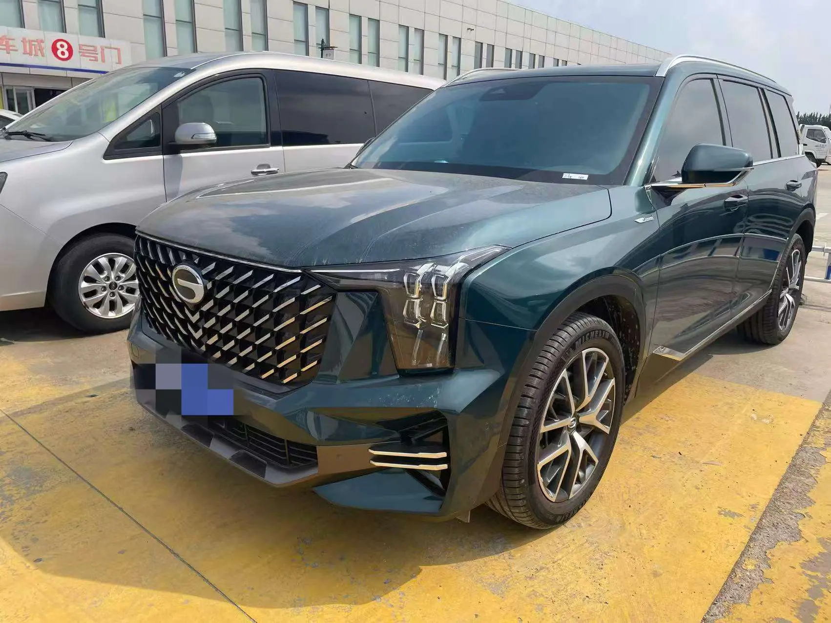 GAC Trumpchi GS8  из Китая