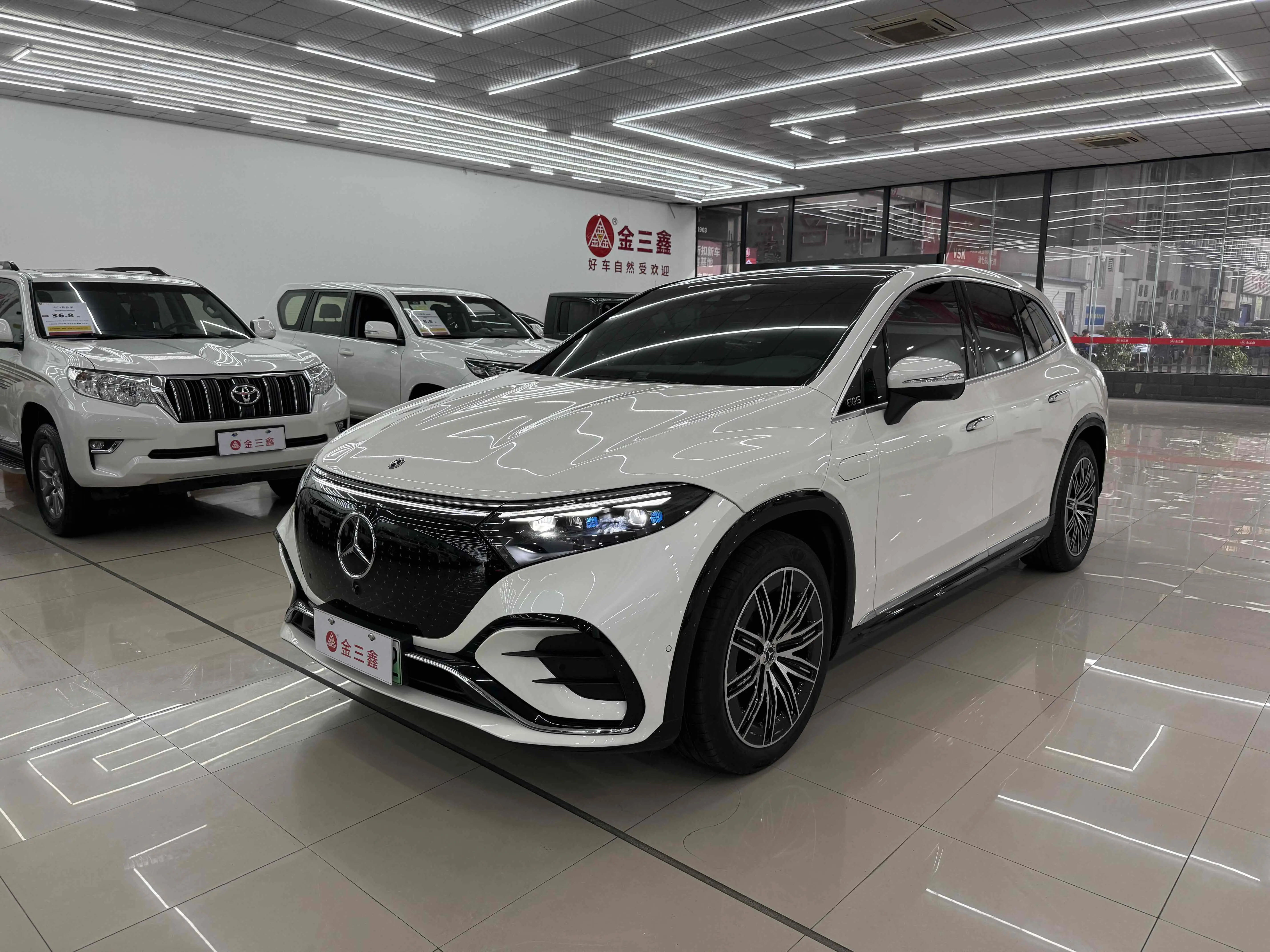 Mercedes-Benz EQS SUV