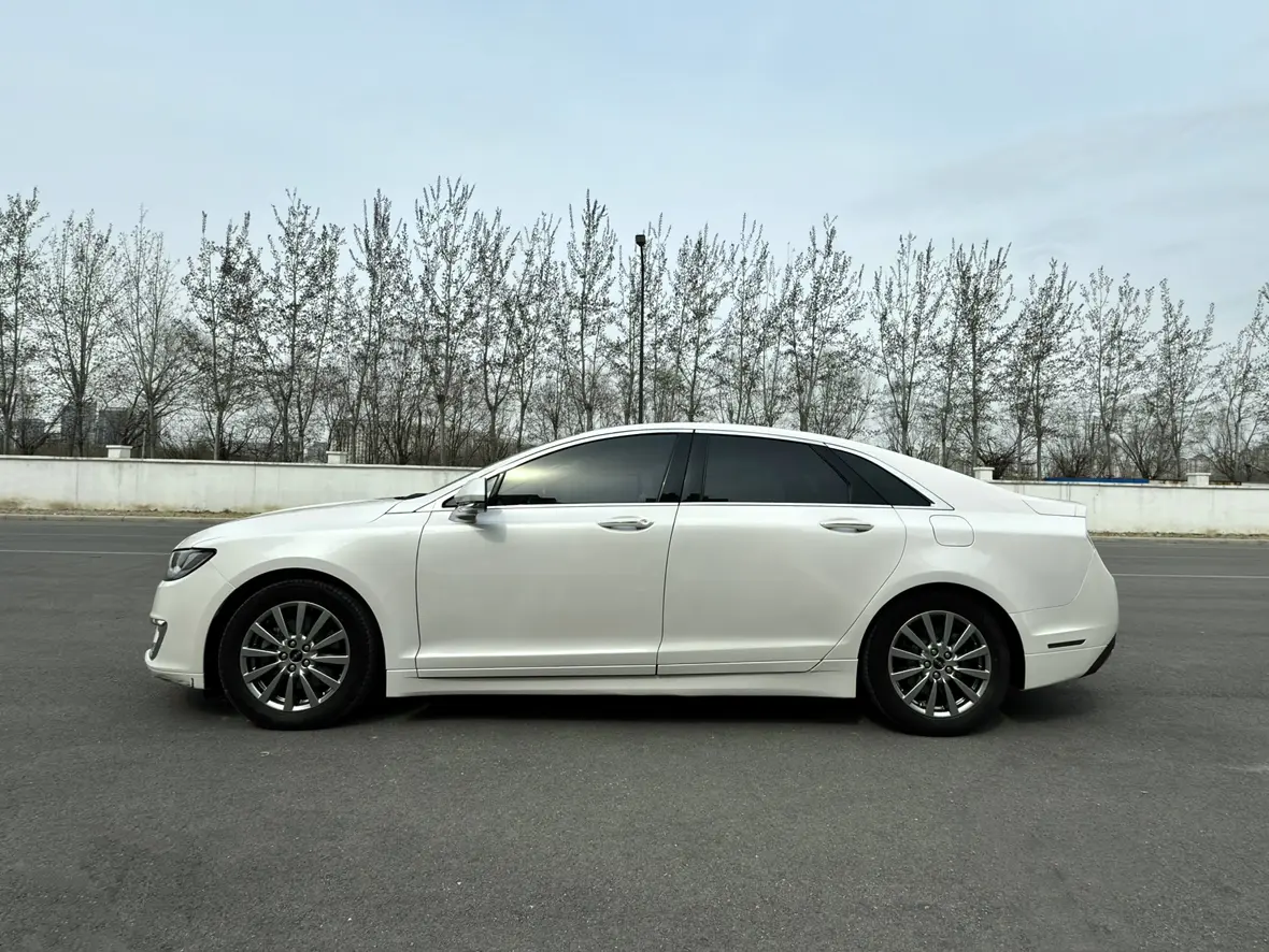 Lincoln MKZ