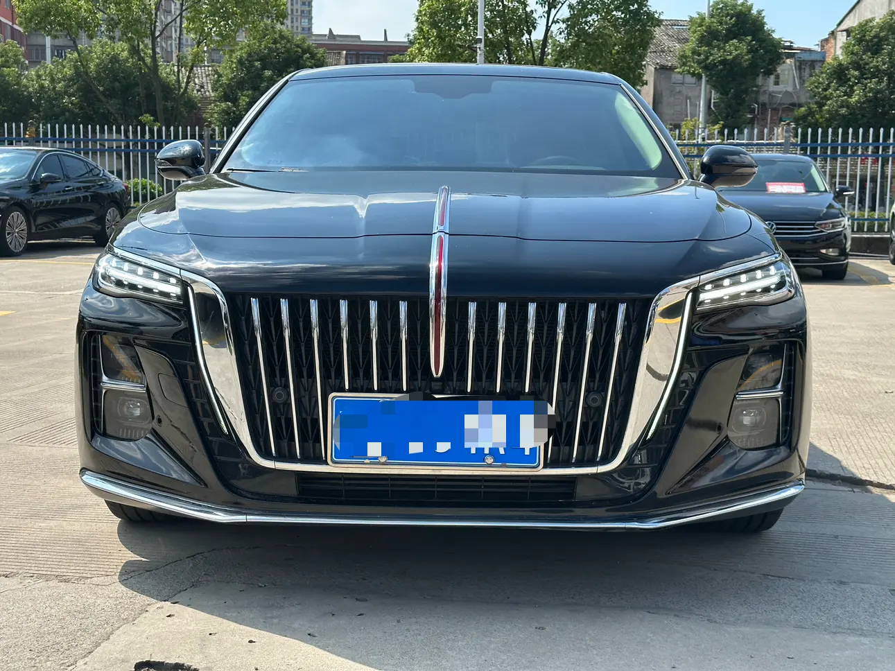 Hongqi H5  из Китая