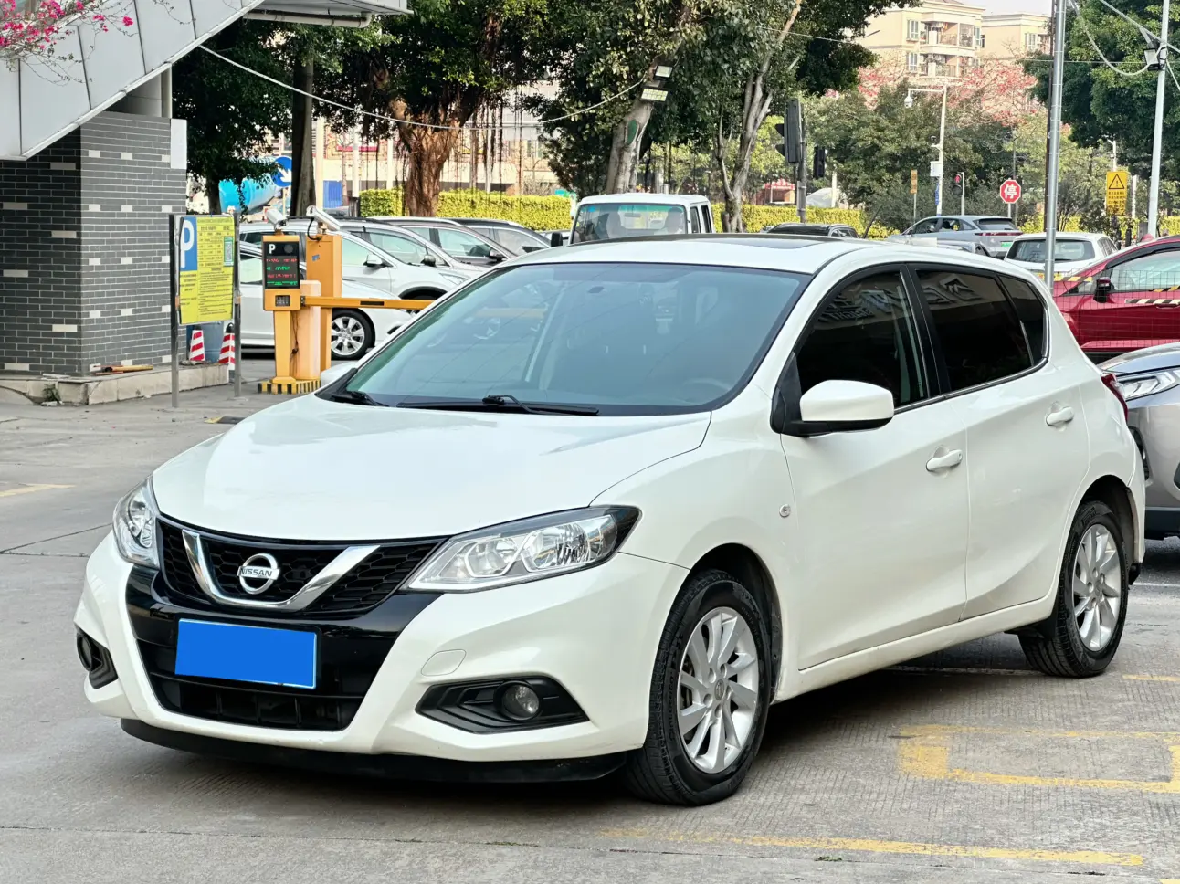 Nissan Tiida