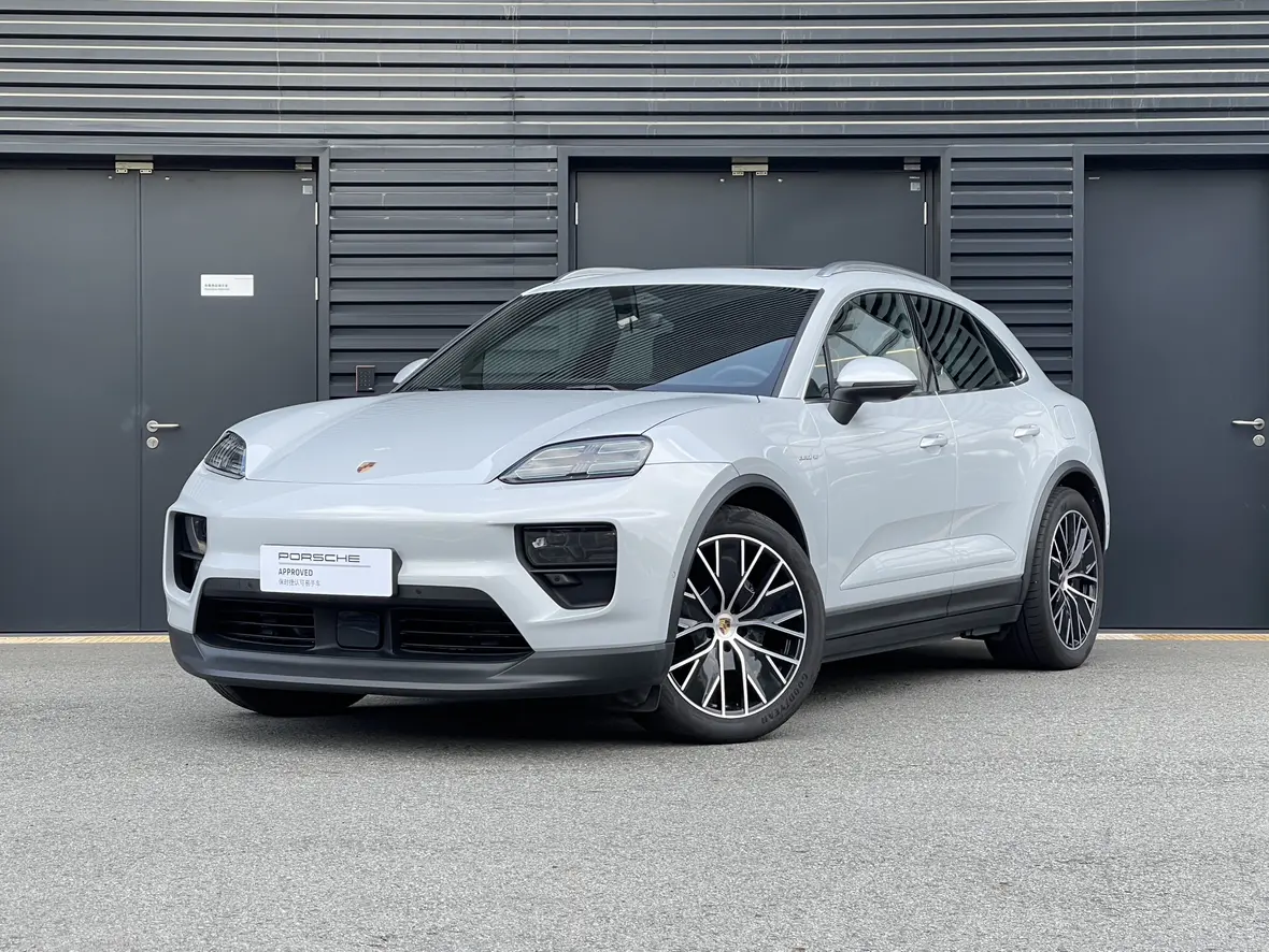 Porsche Macan EV