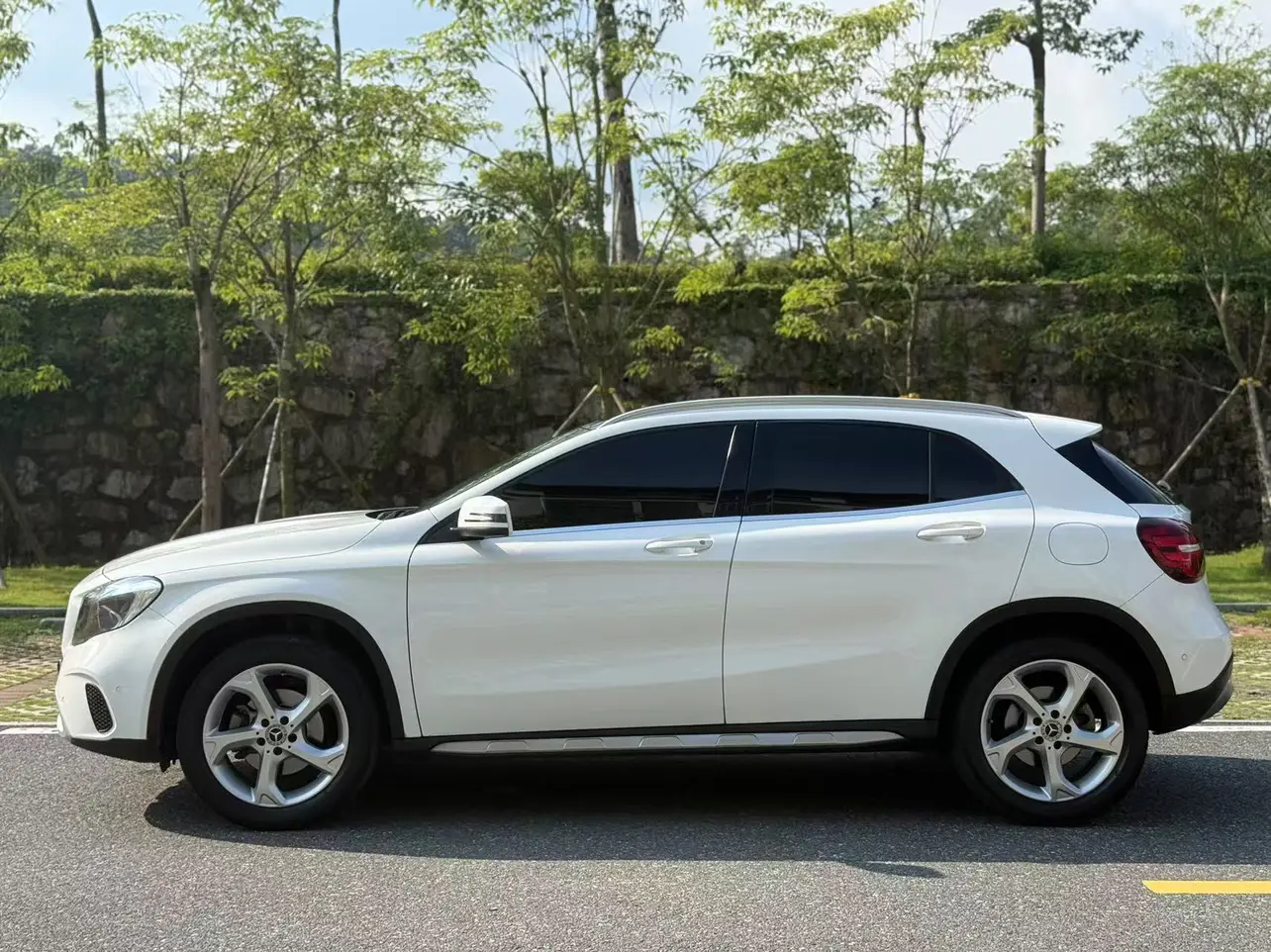 Mercedes-Benz GLA  из Китая