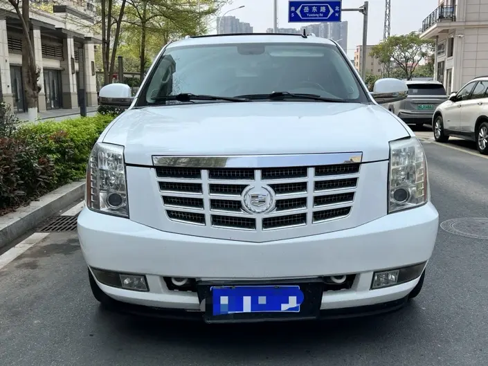 Cadillac Escalade  из Китая