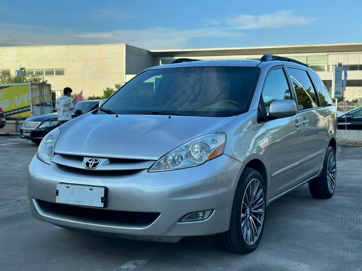Toyota Sienna  из Китая