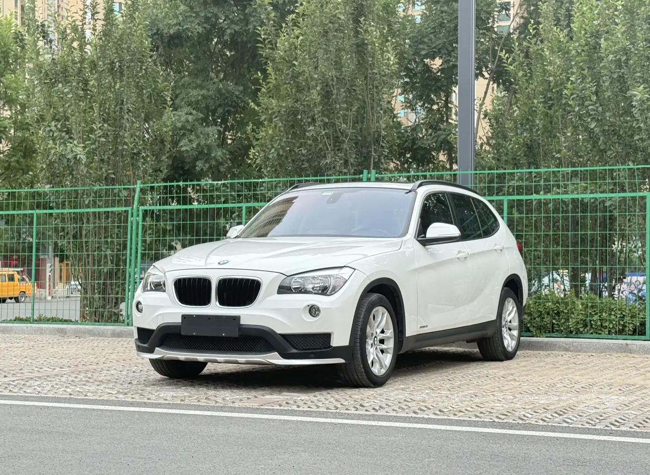 BMW X1  из Китая