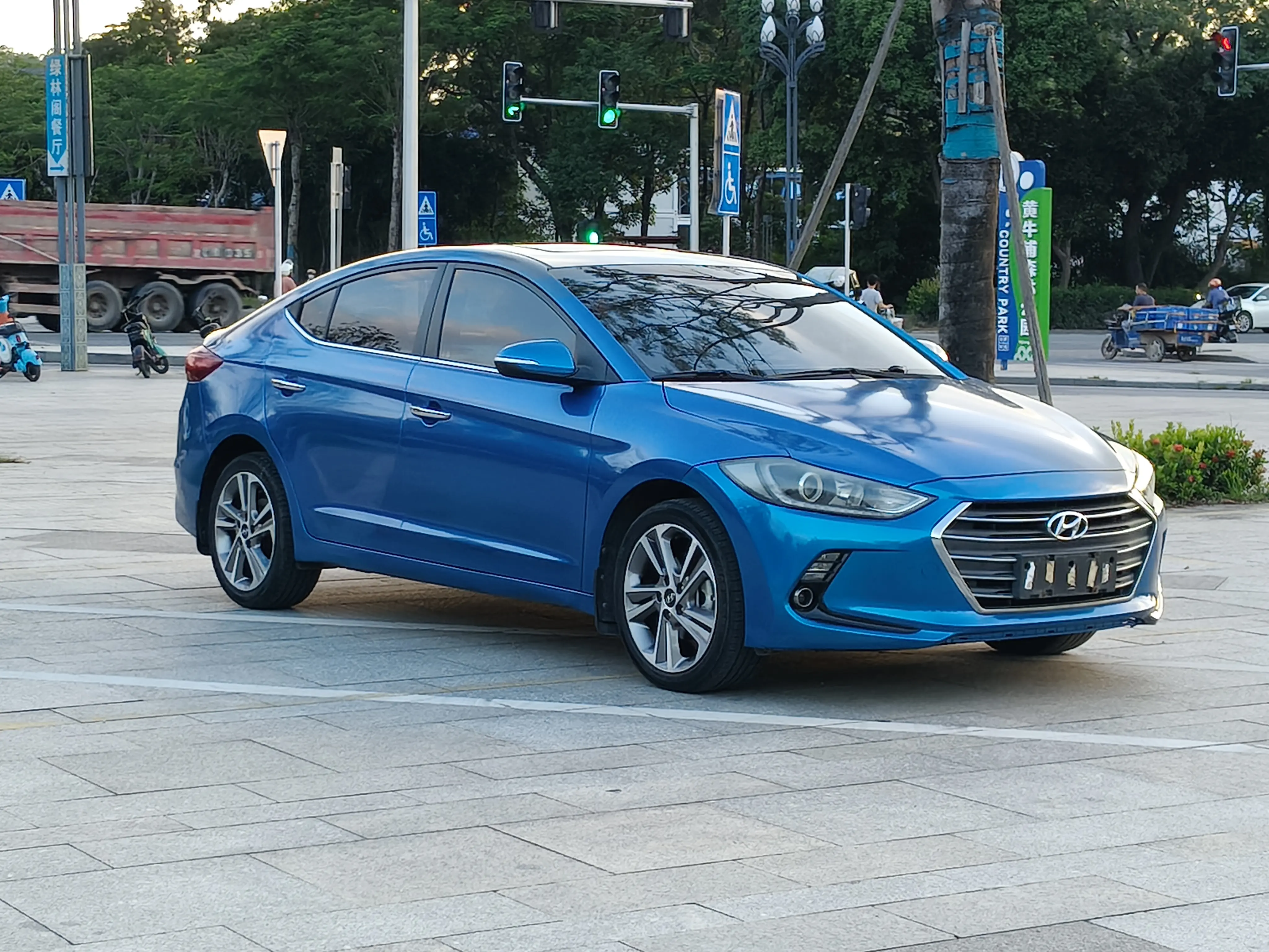 Hyundai Lead
