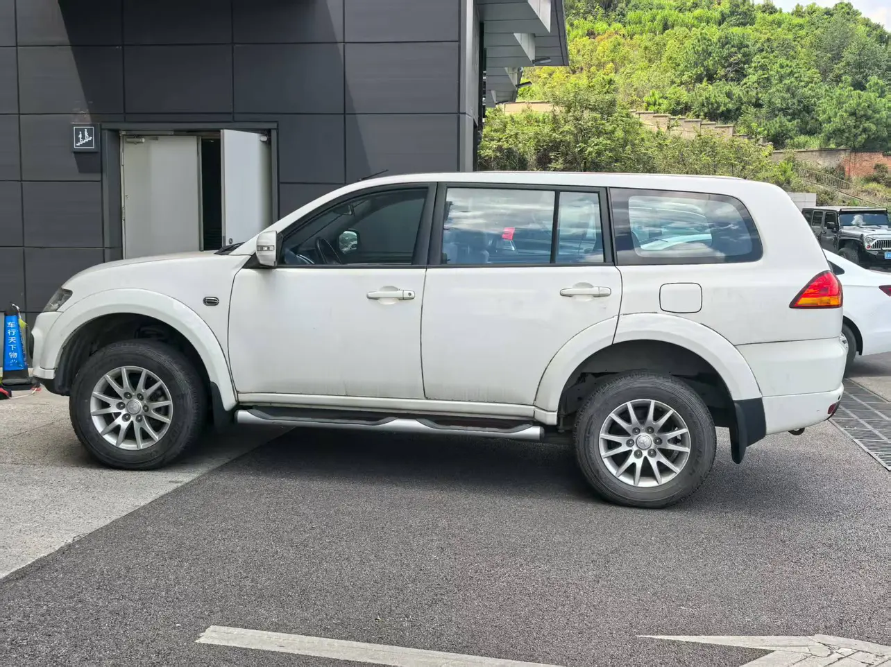 Mitsubishi Pajero Jinchang