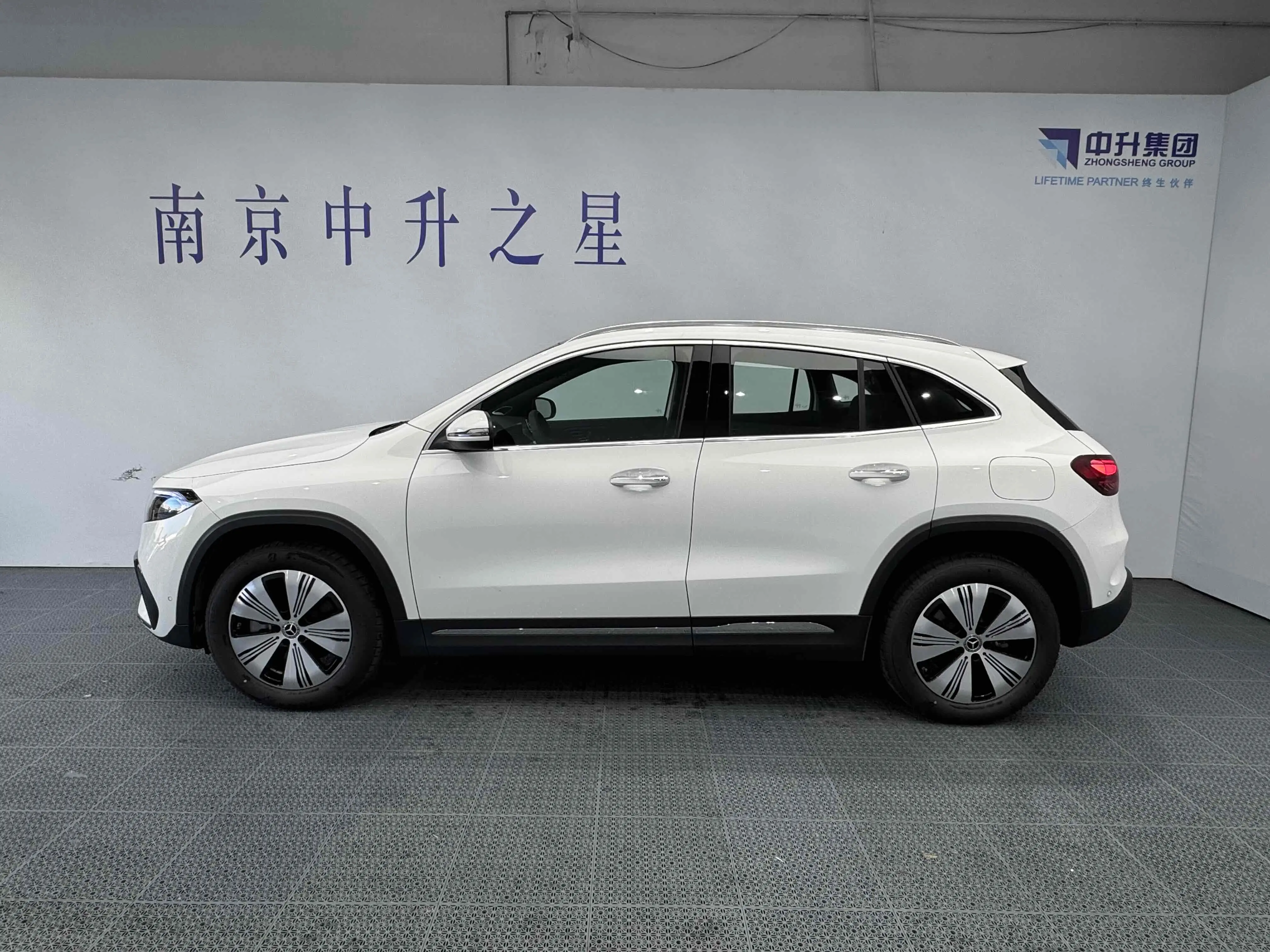 Mercedes-Benz Mercedes Benz EQA