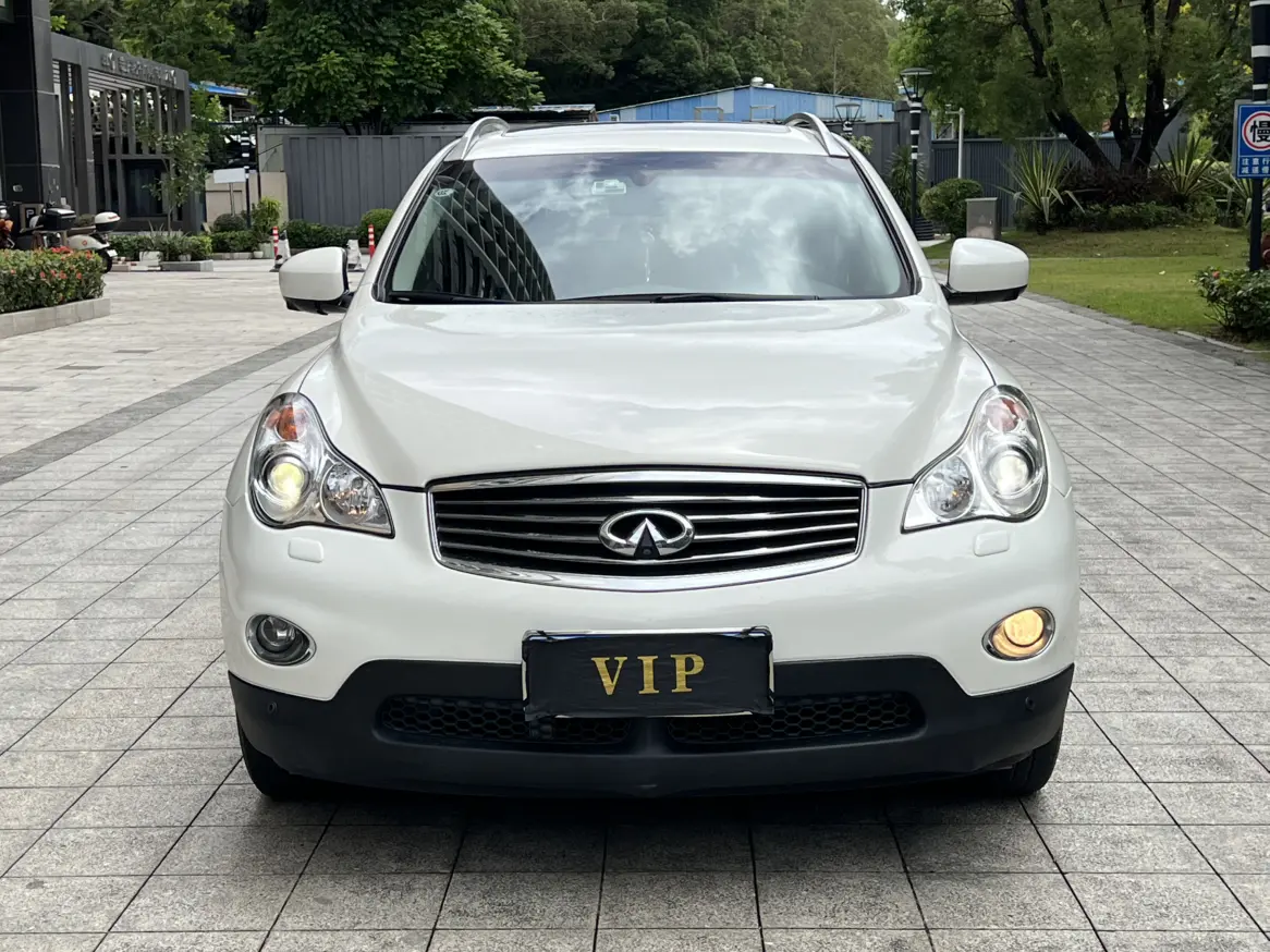 Infiniti QX50 (imported)