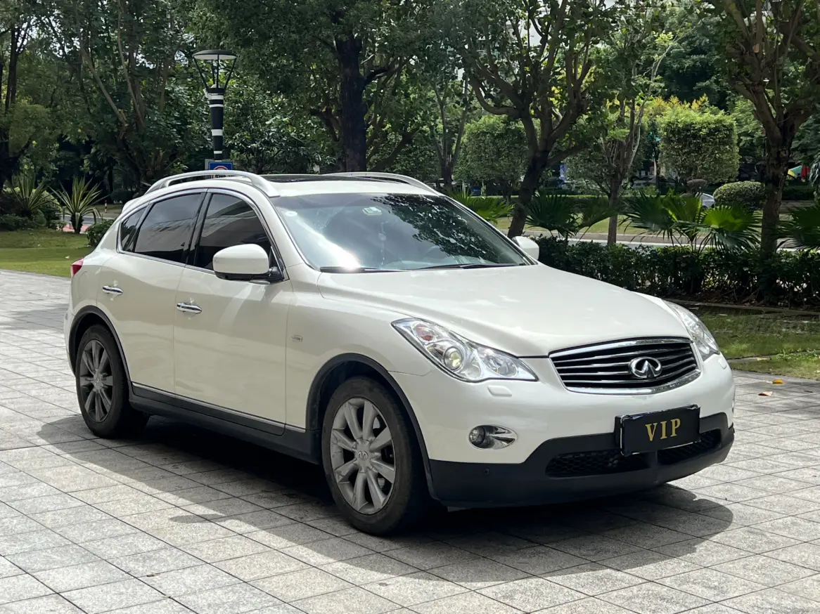 Infiniti QX50 (imported)