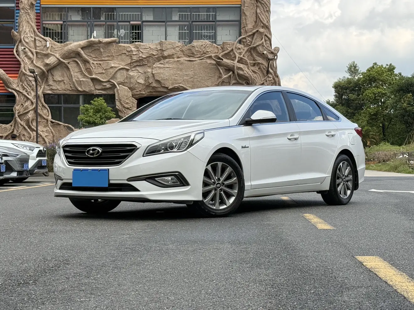 Hyundai Sonata nine