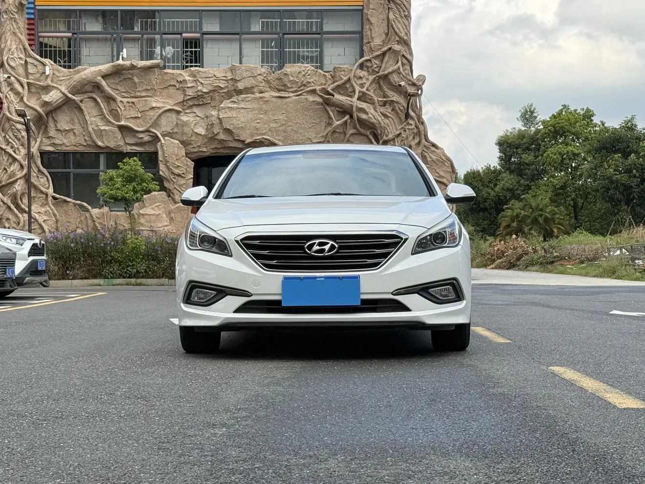 Hyundai Sonata nine