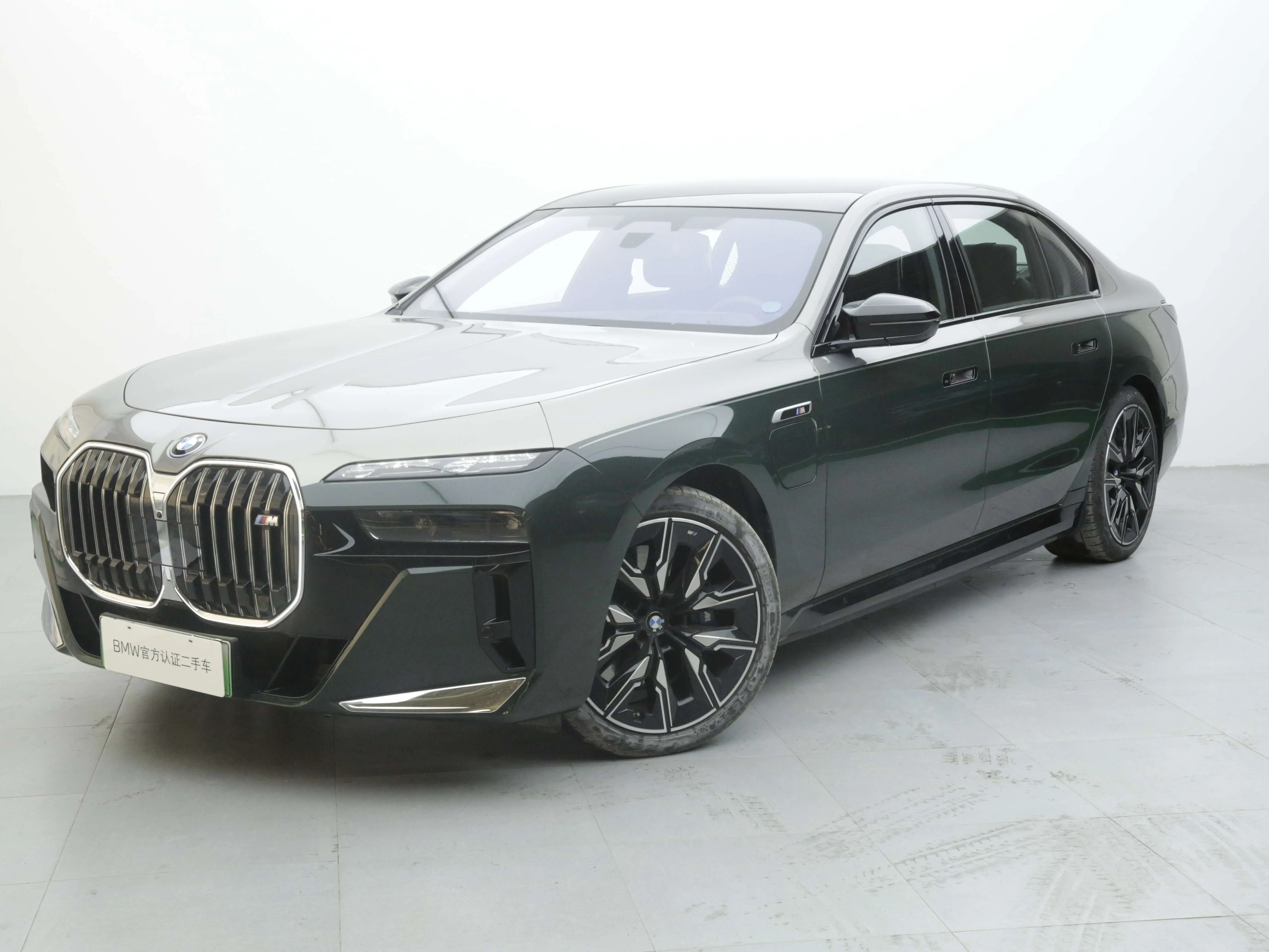 BMW i7  из Китая