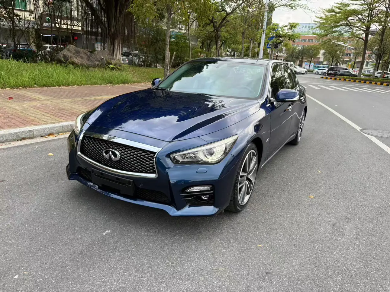 Infiniti Q50L