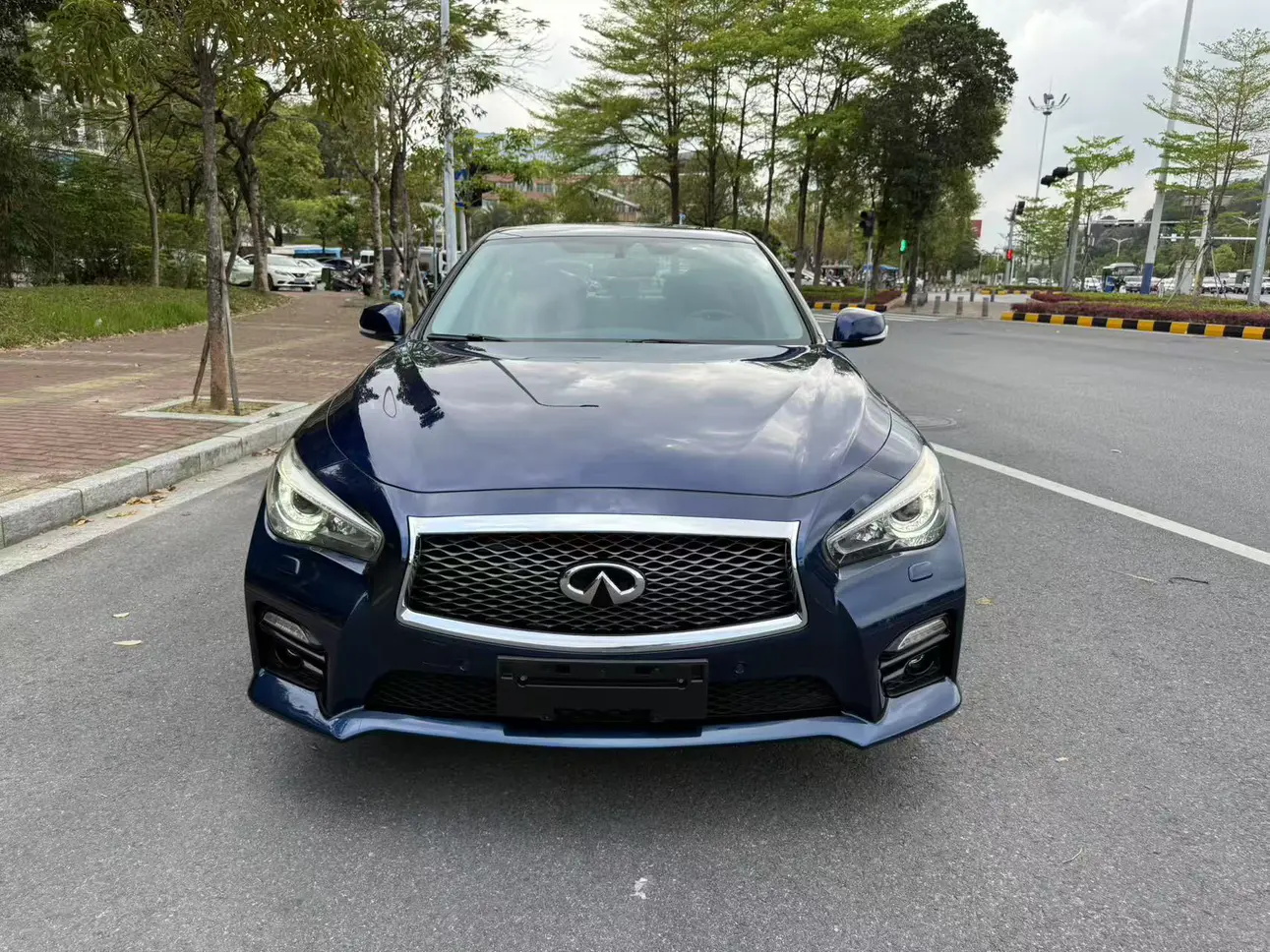 Infiniti Q50L