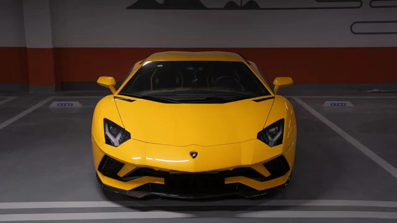 Lamborghini Aventador