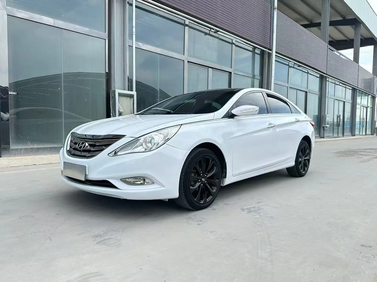 Hyundai Sonata eight