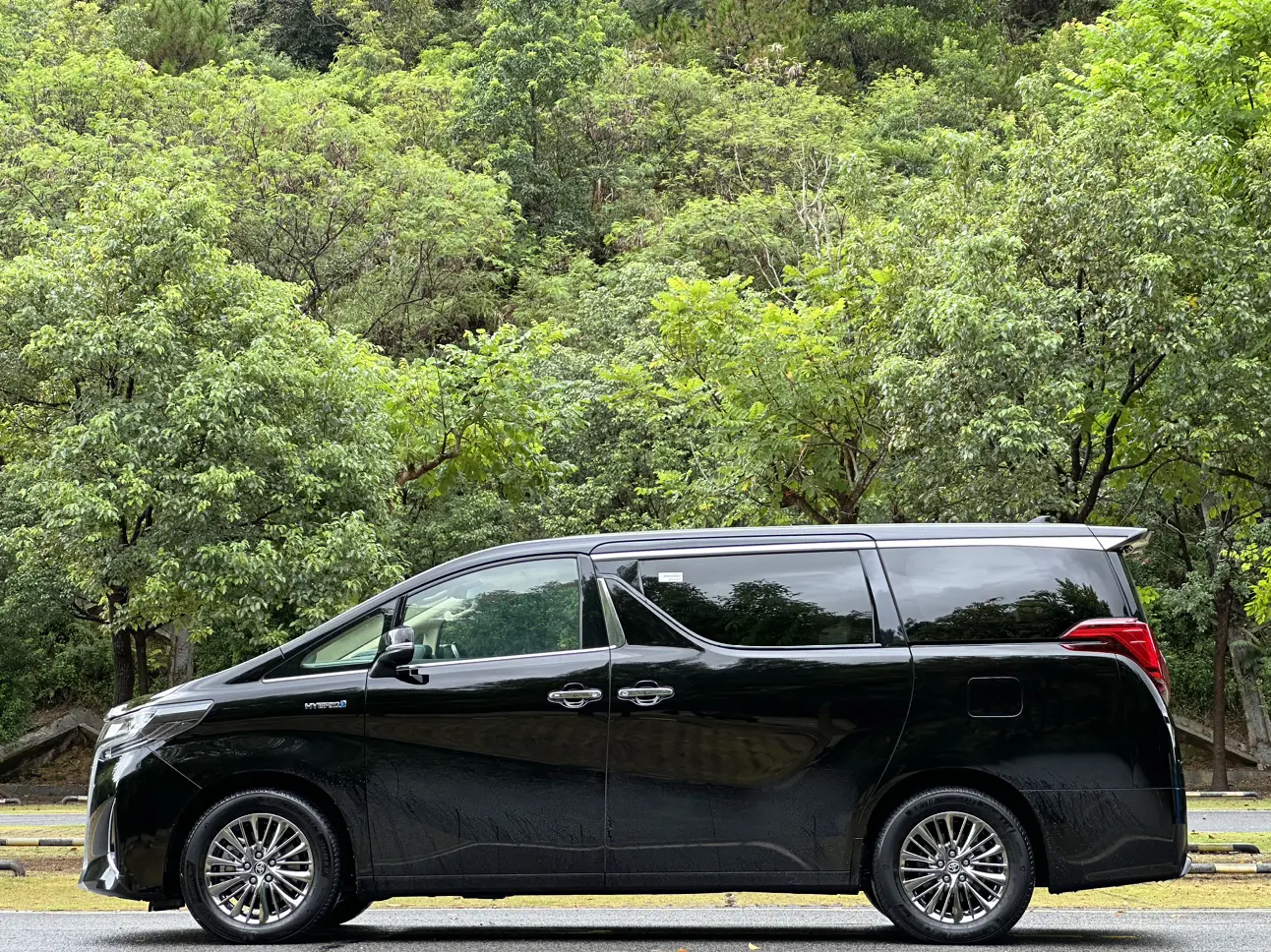 Toyota Crown Wellfire