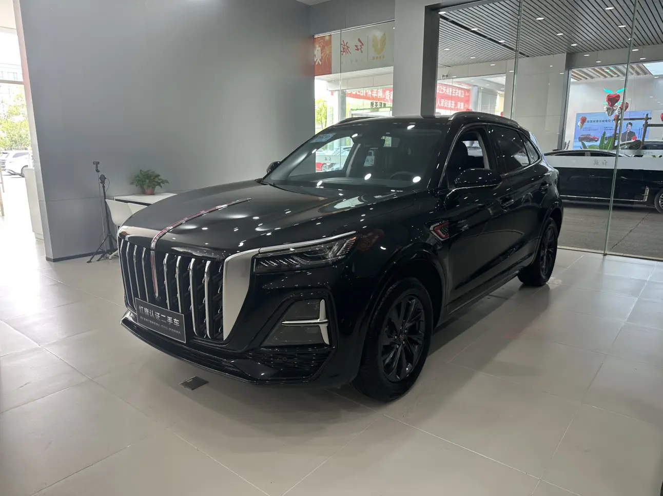 Hongqi HS5  из Китая