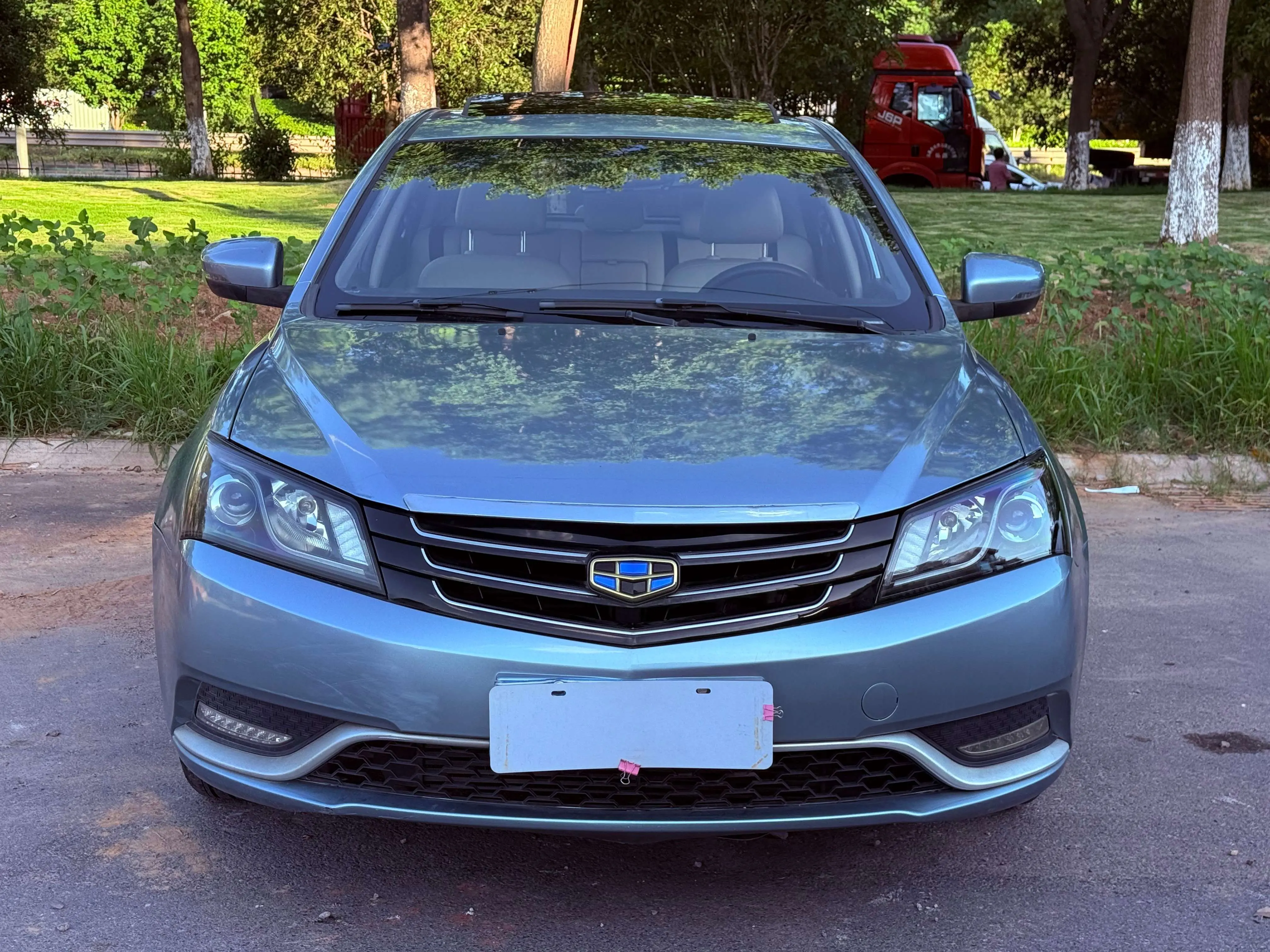 Geely Emgrand  из Китая