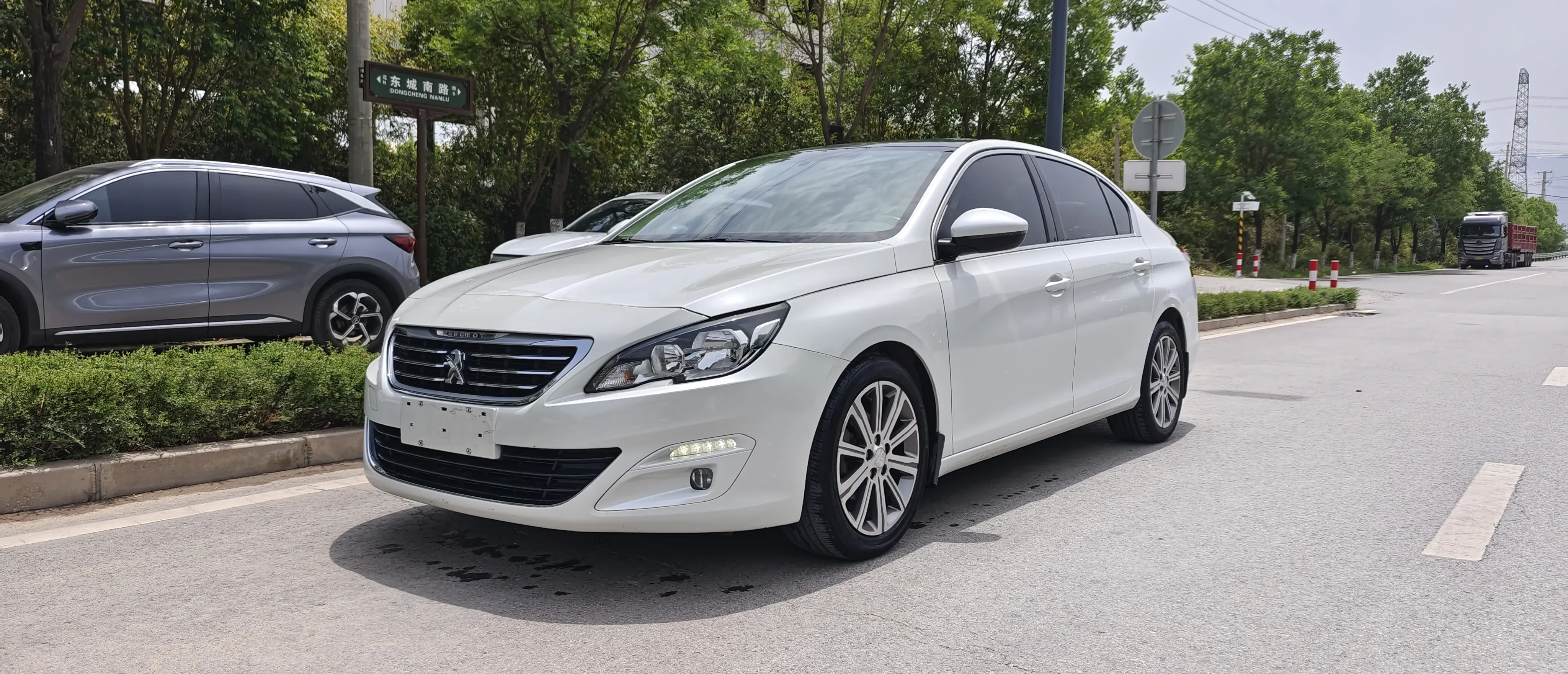 Peugeot 408