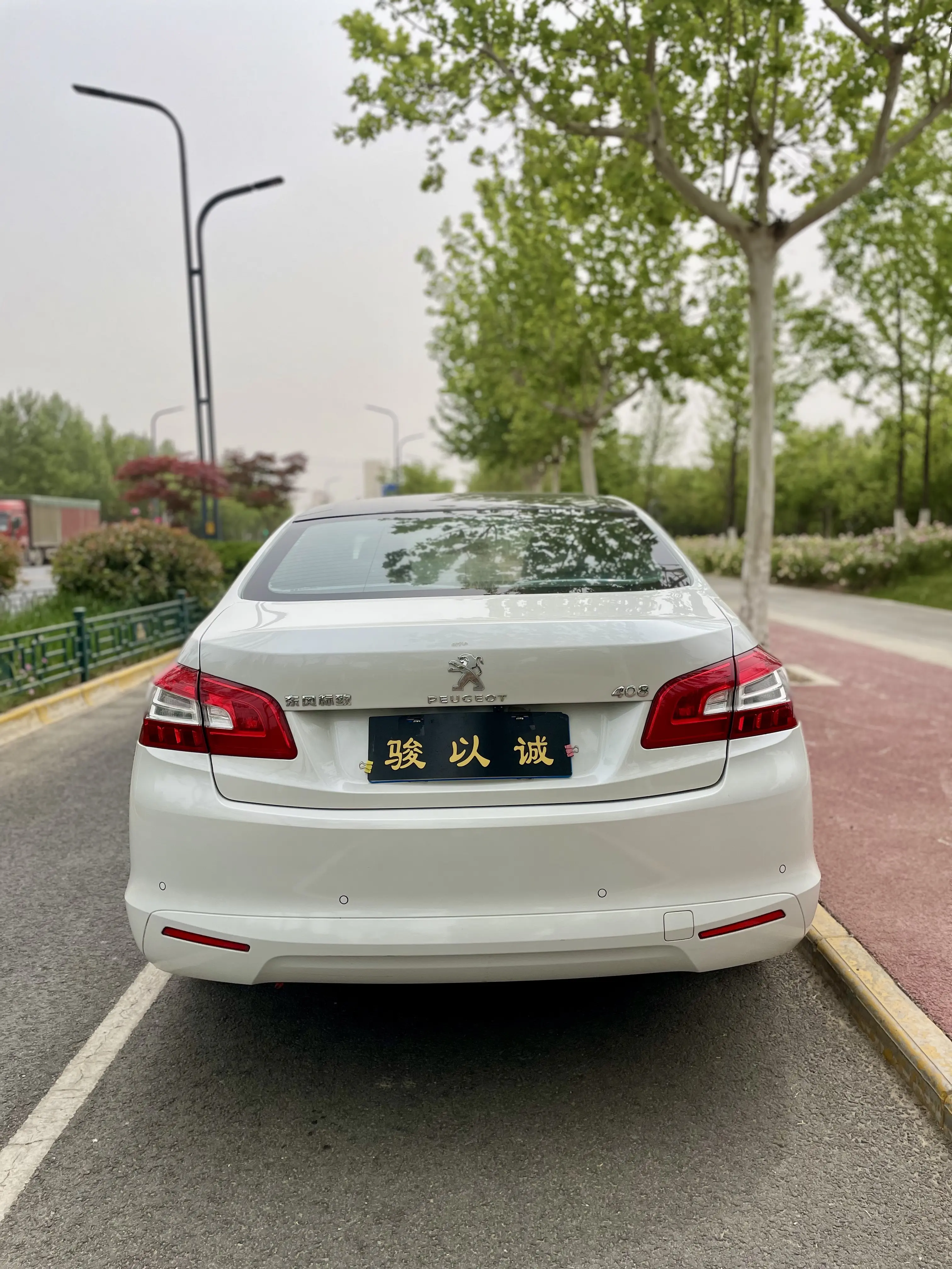 Peugeot 408