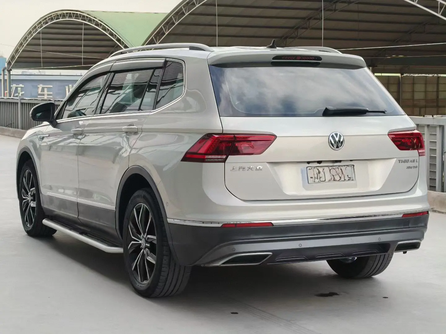 Volkswagen Tiguan L