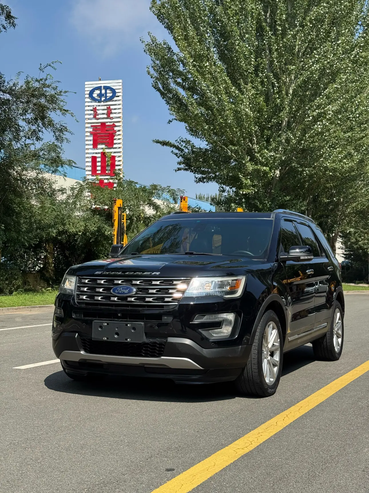 Ford Explorer (imported)