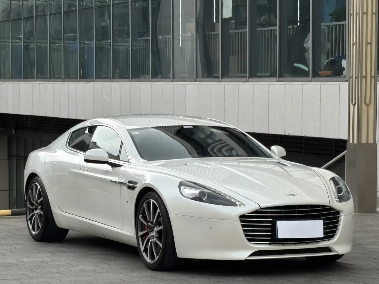 Aston Martin Rapide