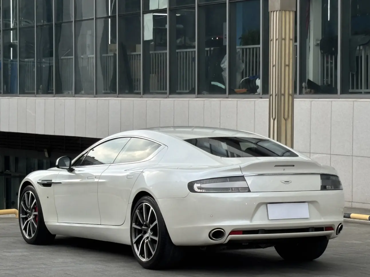 Aston Martin Rapide