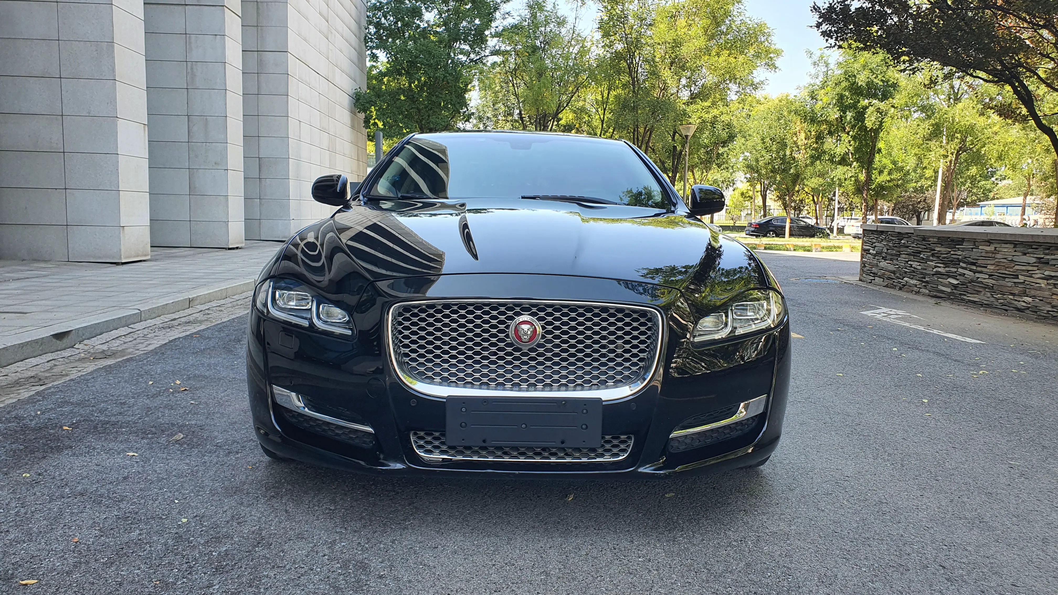 Jaguar XJ