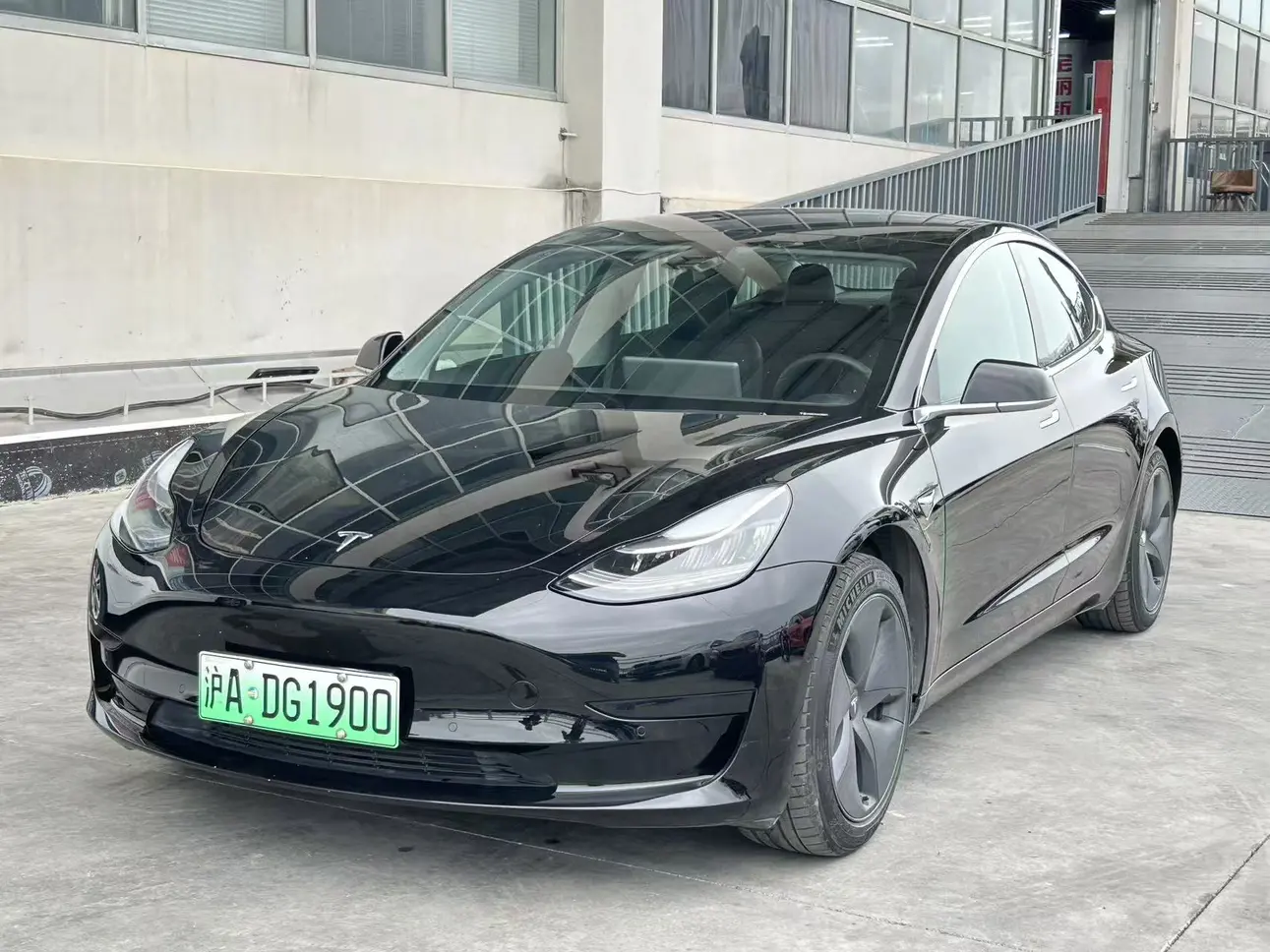 Tesla Model 3  из Китая