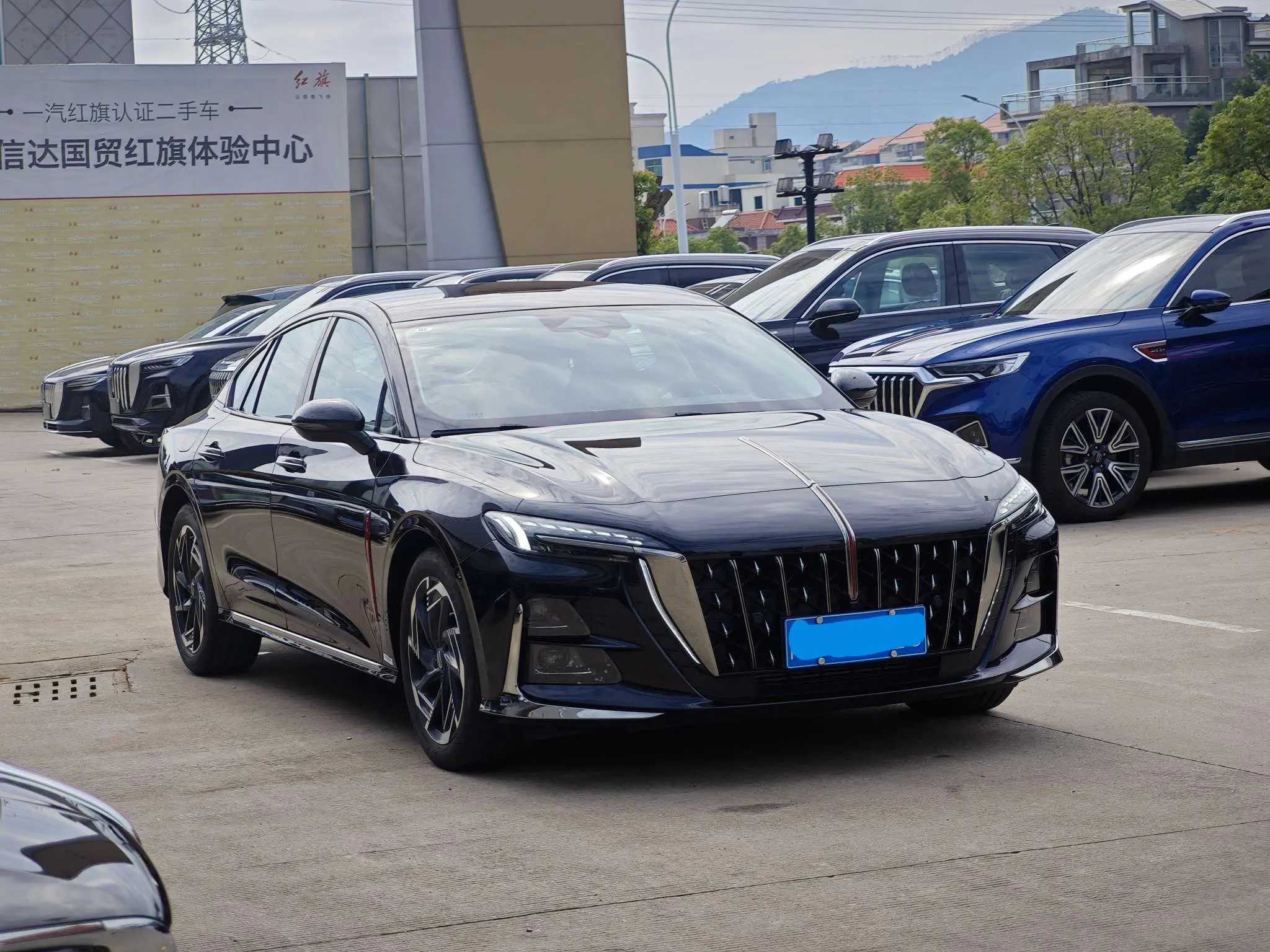 Hongqi H6