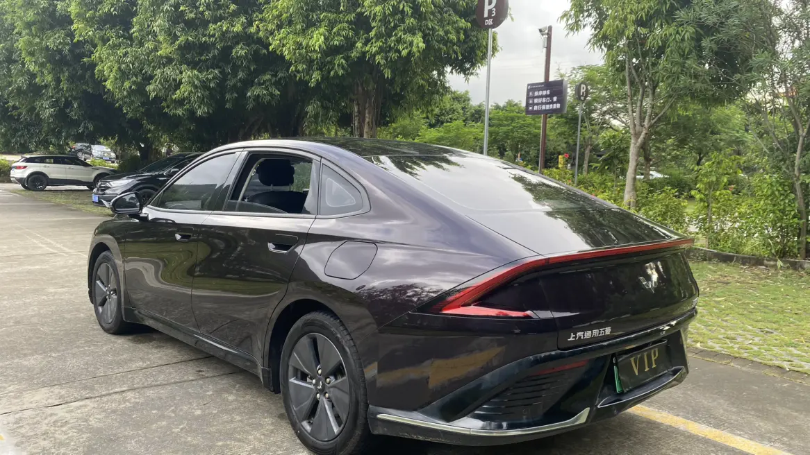 Wuling Starlight PHEV