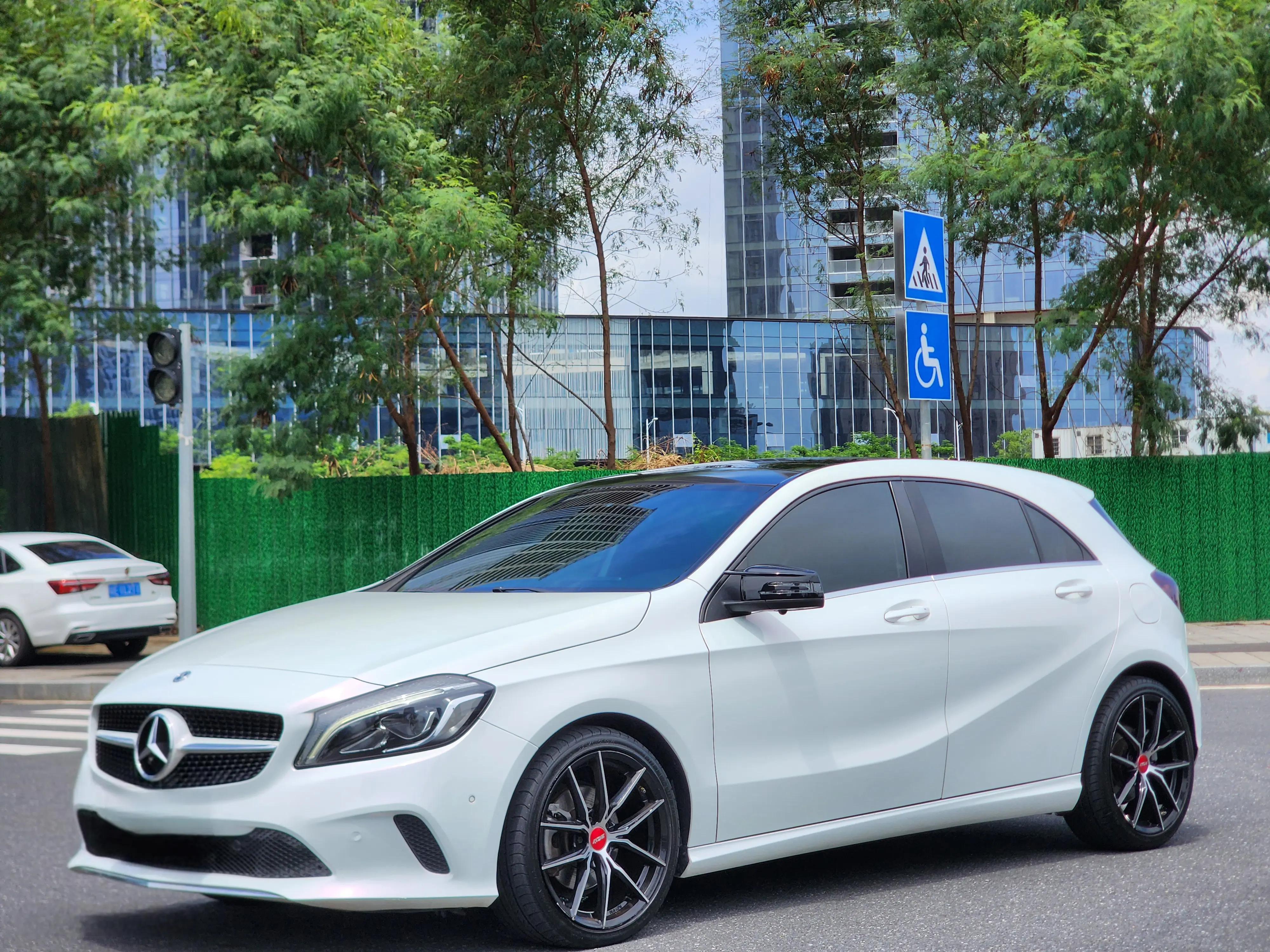 Mercedes-Benz A-Class (imported)  из Китая