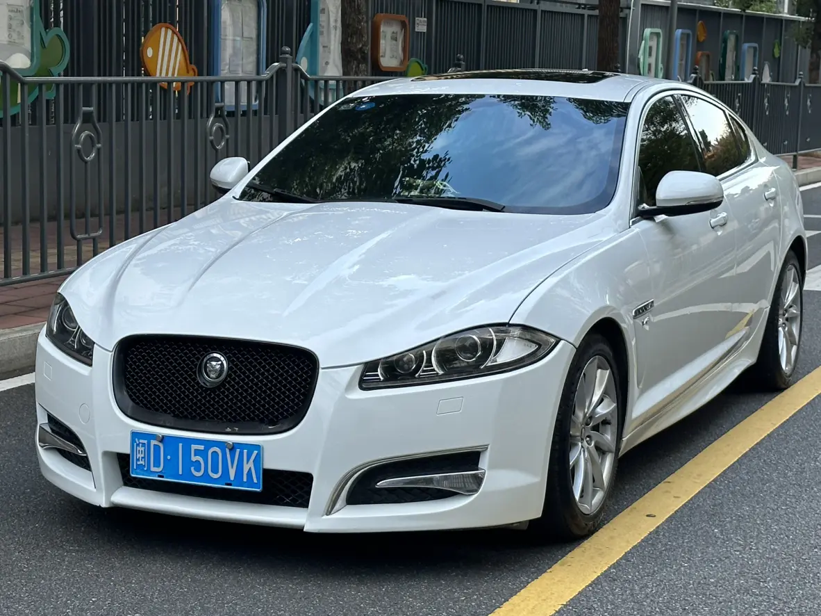 Jaguar XF