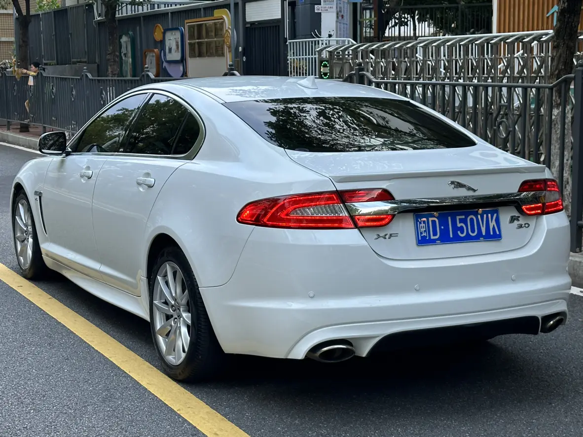 Jaguar XF