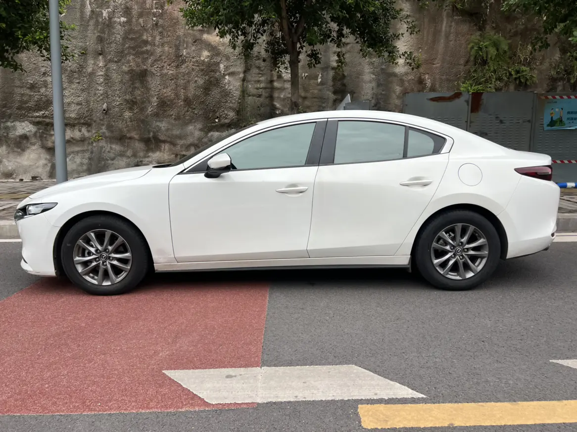 Mazda 3 Angkesela