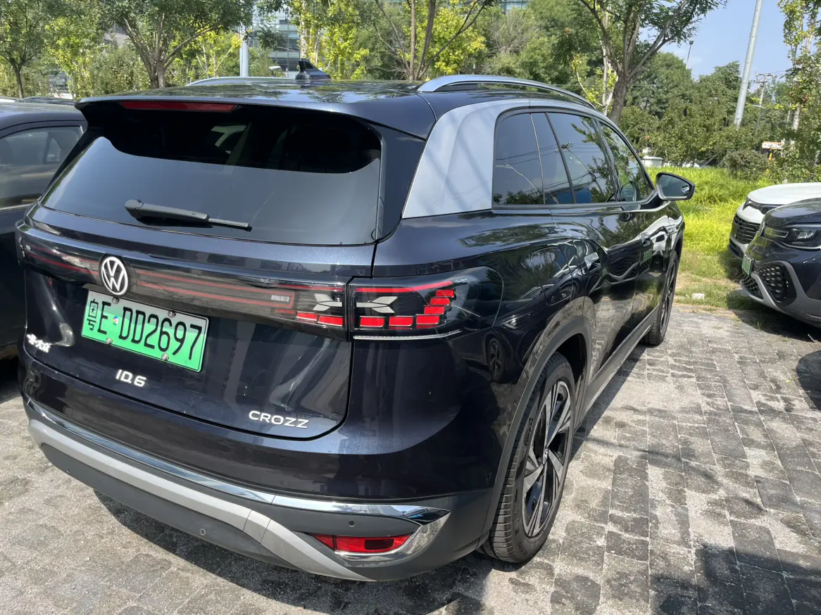 Volkswagen ID.6 CROZZ