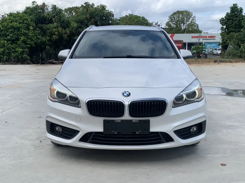 BMW 2 series station wagon
