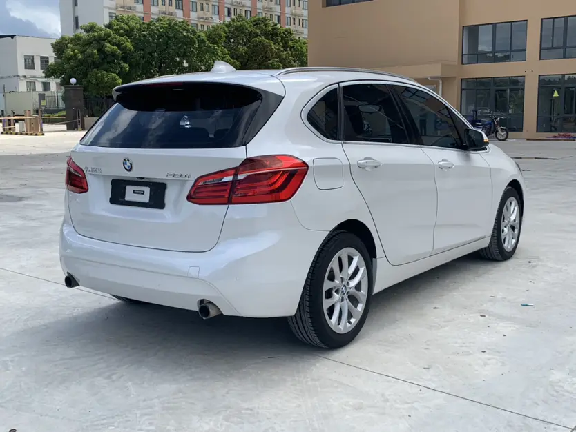 BMW 2 series station wagon