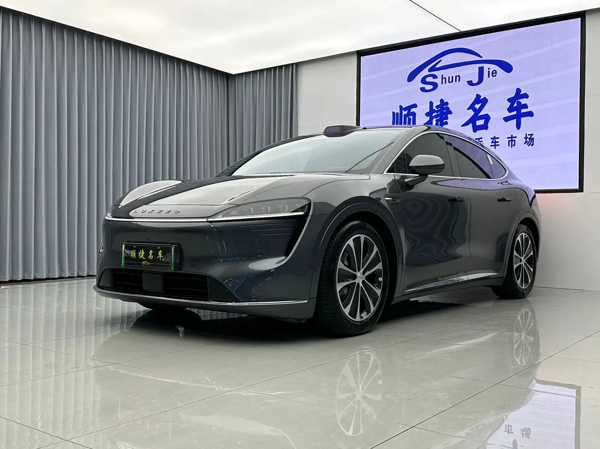 Luxeed Zhijie R7